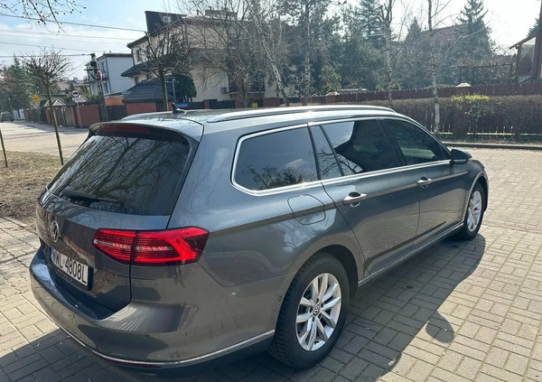 Volkswagen Passat cena 68500 przebieg: 54000, rok produkcji 2017 z Warszawa małe 742